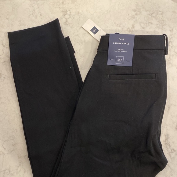 Gap skinny ankle pants. - Picture 3 of 4